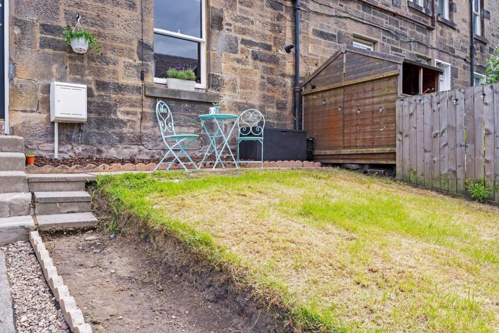 Cheerful Stays - Westend Cottage With Secured Parking Edimburgo Esterno foto